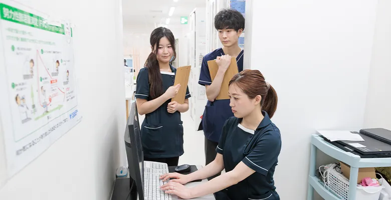スタッフ